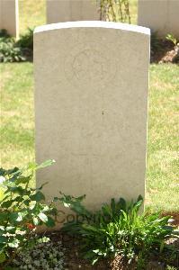 Namps-Au-Val British Cemetery - Giles, Owen Sidney