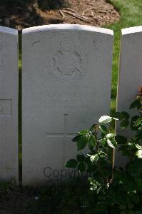 Namps-Au-Val British Cemetery - Gowland, J A