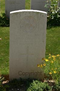 Namps-Au-Val British Cemetery - Greaves, John