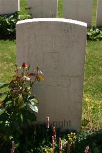 Namps-Au-Val British Cemetery - Hackett, W A