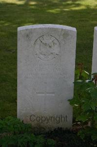 Namps-Au-Val British Cemetery - Hall, George