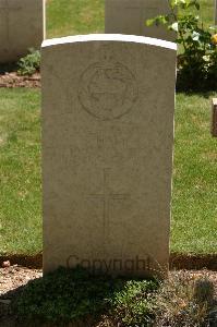 Namps-Au-Val British Cemetery - Hall, J