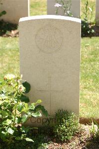 Namps-Au-Val British Cemetery - Hamilton, M