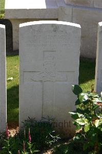 Namps-Au-Val British Cemetery - Harris, Denis Launcelot