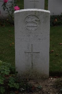 Namps-Au-Val British Cemetery - Healey, E