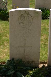 Namps-Au-Val British Cemetery - Hilton, George Whalley
