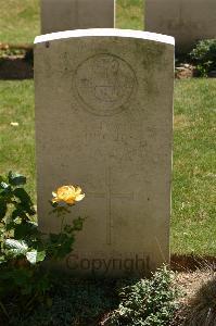 Namps-Au-Val British Cemetery - Hughes, H