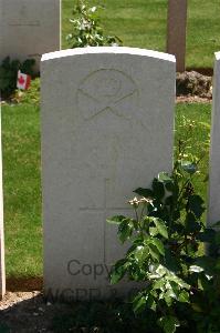 Namps-Au-Val British Cemetery - Johnson, E