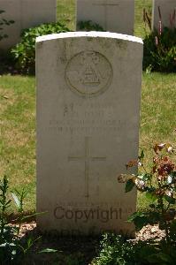 Namps-Au-Val British Cemetery - Jones, Charles Owen