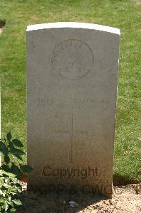Namps-Au-Val British Cemetery - Lane, Denis