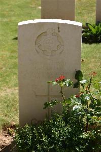 Namps-Au-Val British Cemetery - Larter, G