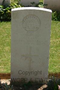 Namps-Au-Val British Cemetery - Lee, Ernest John