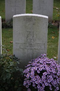 Namps-Au-Val British Cemetery - Lewis, John Clifford