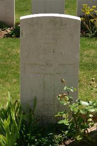 Namps-Au-Val British Cemetery - Pallister, W