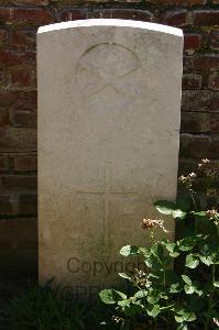 Namps-Au-Val British Cemetery - Pate, J H