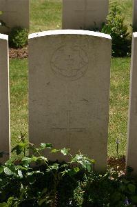 Namps-Au-Val British Cemetery - Pohl, F E