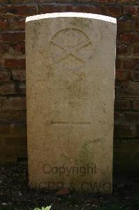 Namps-Au-Val British Cemetery - Poole, F