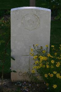 Namps-Au-Val British Cemetery - Richardson, H V