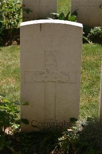 Namps-Au-Val British Cemetery - Robinson, V L