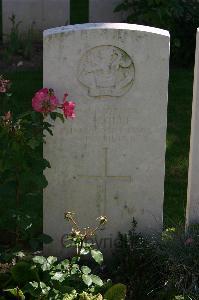 Namps-Au-Val British Cemetery - Rolfe, F C