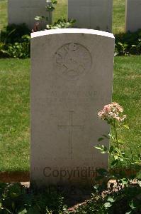 Namps-Au-Val British Cemetery - Roscamp, James William