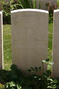 Namps-Au-Val British Cemetery - Rose, C W