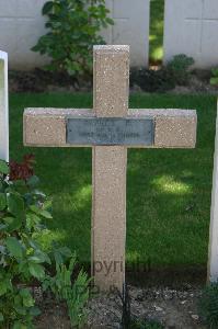 Namps-Au-Val British Cemetery - Sauret, G
