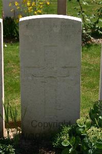 Namps-Au-Val British Cemetery - Smith, C