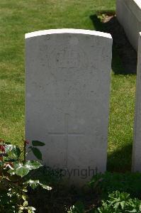 Namps-Au-Val British Cemetery - Smith, M B
