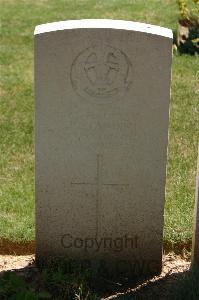 Namps-Au-Val British Cemetery - Standish, James