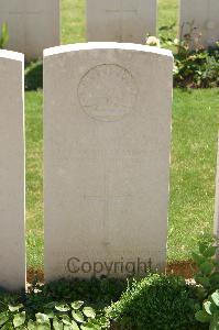 Namps-Au-Val British Cemetery - Staples, Herbert Edward Grant