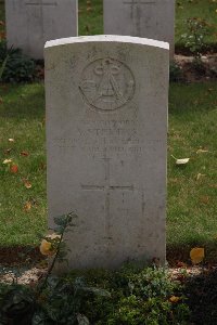 Namps-Au-Val British Cemetery - Stevens, Albert