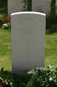 Namps-Au-Val British Cemetery - Stratton, Charles