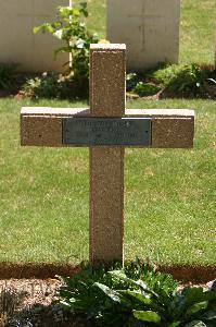 Namps-Au-Val British Cemetery - Vedeau, M
