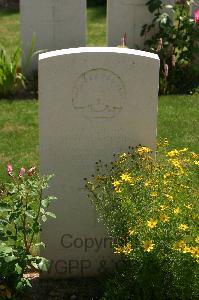 Namps-Au-Val British Cemetery - Walker, Leslie James