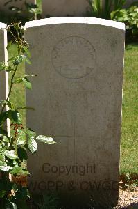 Namps-Au-Val British Cemetery - Walton, William Francis