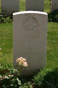 Namps-Au-Val British Cemetery - Ward, J W