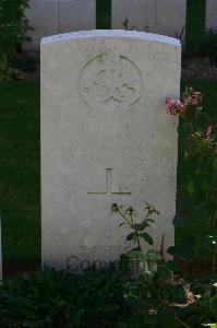 Namps-Au-Val British Cemetery - Webb, R N