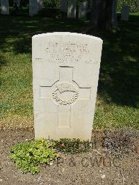 Moro River Canadian War Cemetery - Katene, George