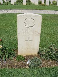 Moro River Canadian War Cemetery - McNamara, Howard Walters