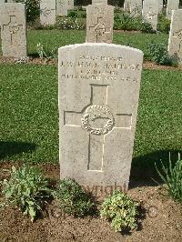 Sangro River War Cemetery - Bathgate, John William MacNee