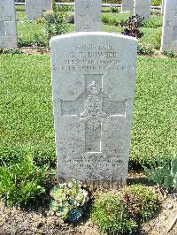 Sangro River War Cemetery - Bowser, George Robert