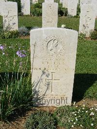 Sangro River War Cemetery - Brits, J H S