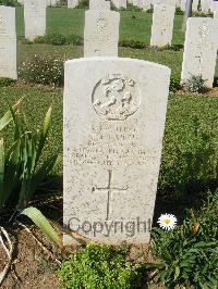 Sangro River War Cemetery - Cairns, Thomas James