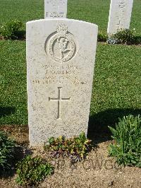 Sangro River War Cemetery - Corless, John