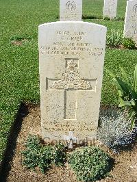 Sangro River War Cemetery - Crisp, Clarence