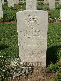 Sangro River War Cemetery - Currie, Ronald