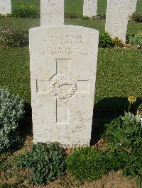 Sangro River War Cemetery - Duggan, Texan Clarence