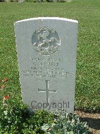 Sangro River War Cemetery - Elliott, Clifford