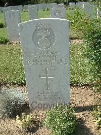 Sangro River War Cemetery - Farrow, Thomas